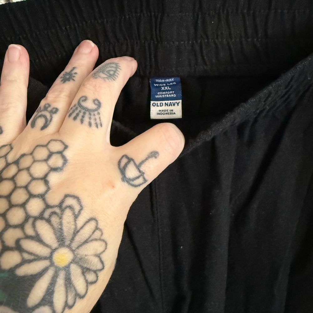 Old Navy Women’s Linen Pants - Picture 3 of 4